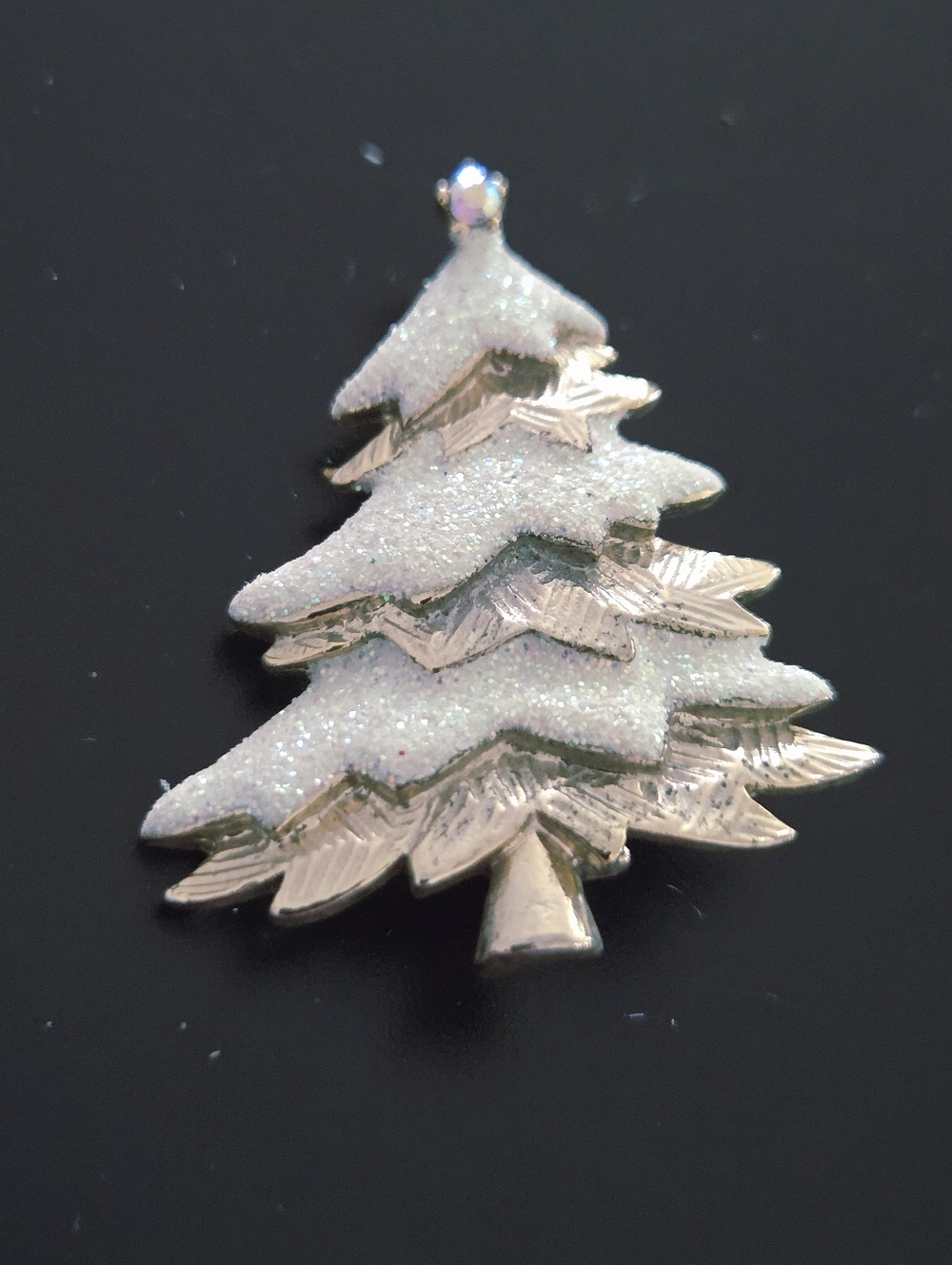 Vintage Danecraft Sparkling White Gold Tone Christmas Tree Brooch